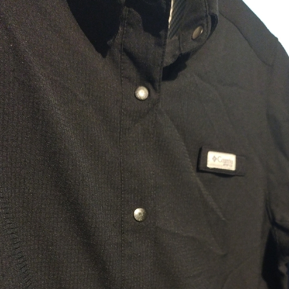 Columbia Women's Black Button Down Long Sleeves Shirt - Picture 7 of 17